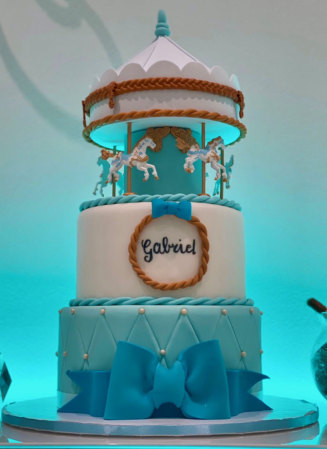Torta 2 Piani Azzurra Bianca Giostra Cavalli Battesimo Gabriel