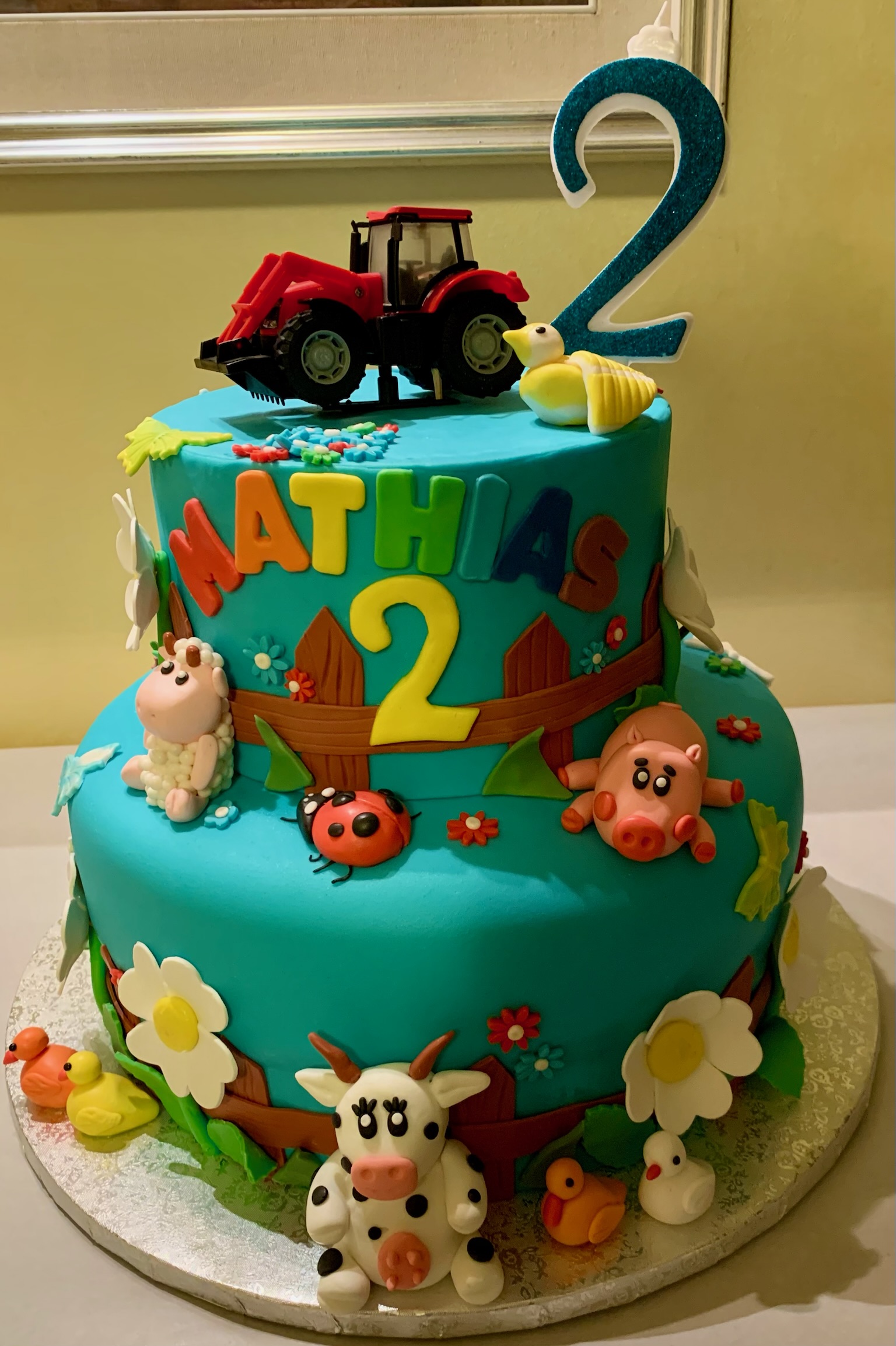 Torta 2 Piani Azzurra Fattoria Trattore Animali Mathias 2anni