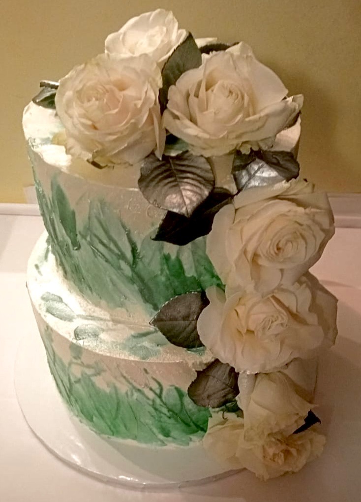 Torta 2 Piani Bianca Verde Marmorizzata Rose Bianche