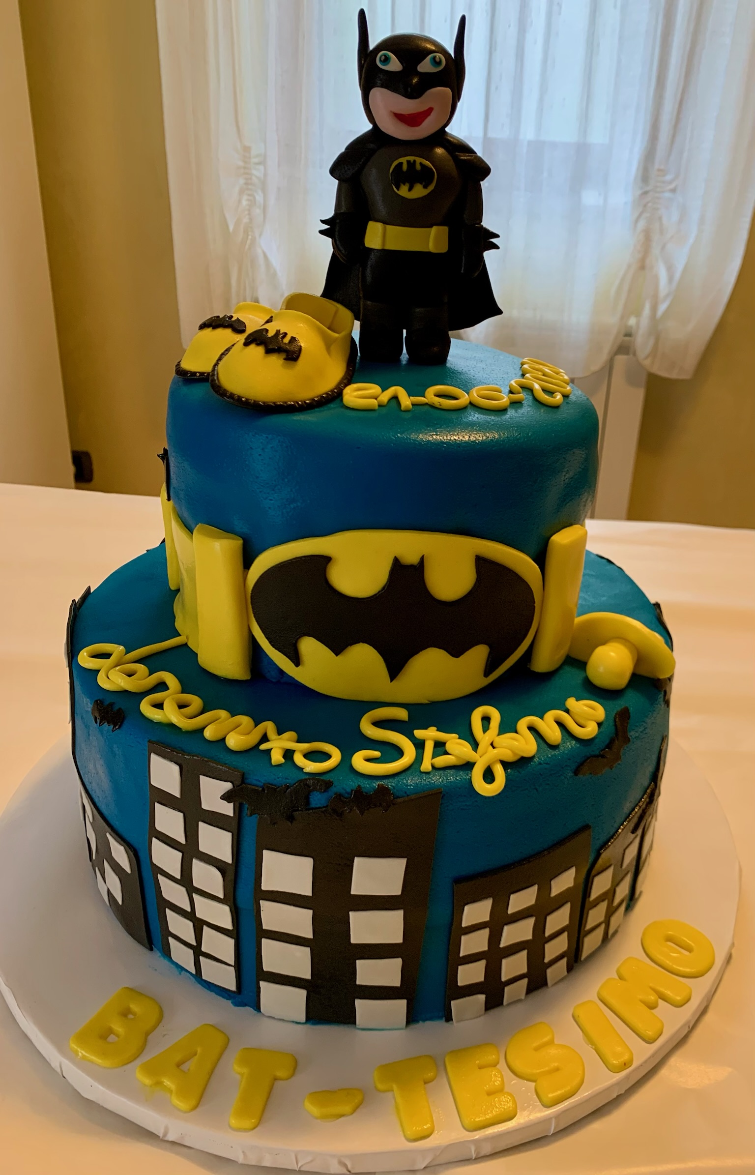Torta 2 Piani Blu Giallo Batman Battesimo Lorenzo