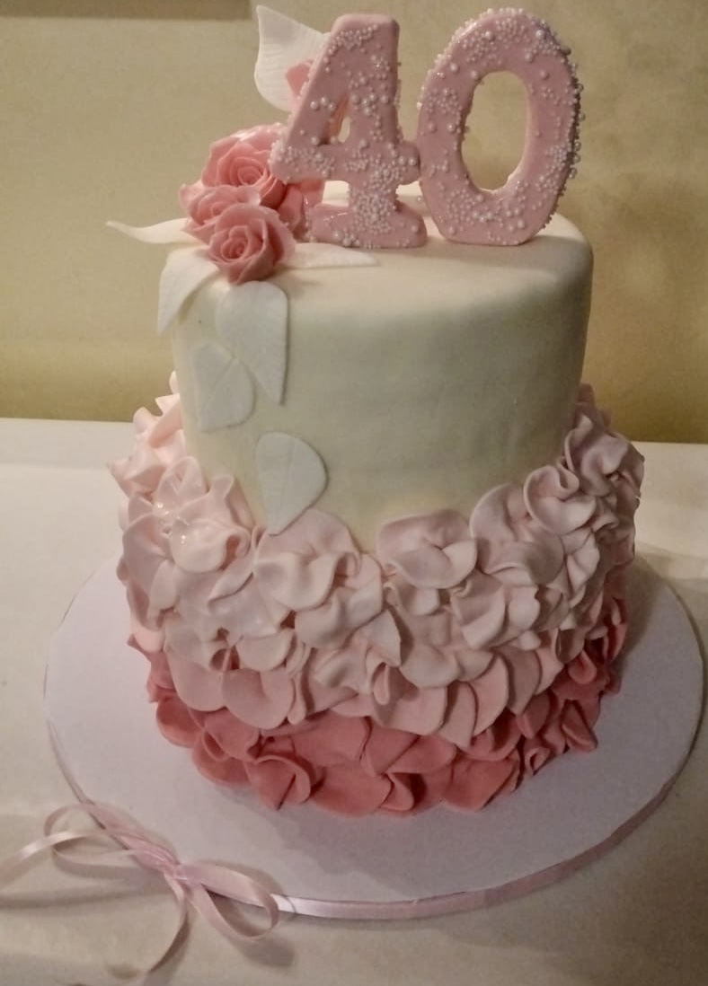 Torta 2 Piani Rosa Bianca Ruffle 40 Compleanno