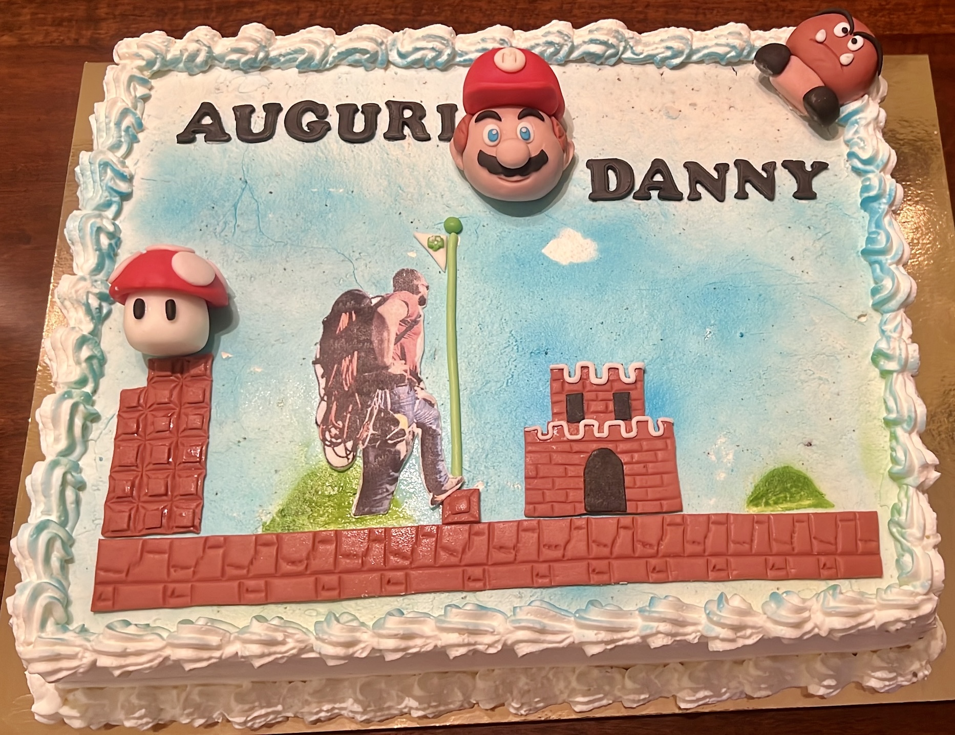 Torta Cialda Bianca Celeste Super Mario Auguri Danny