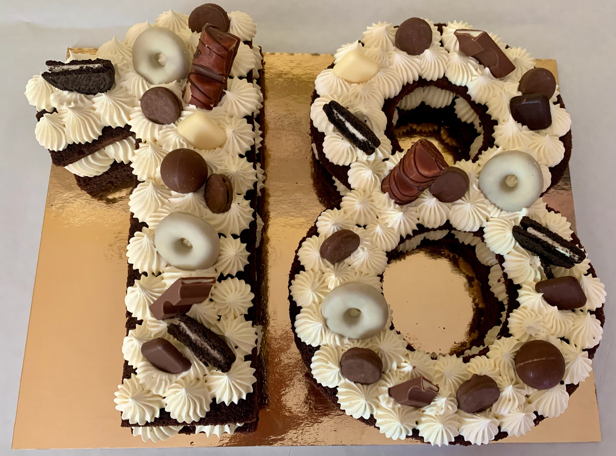 Cream Tart Numero 18 Bianca Marrone Cioccolato Oreo