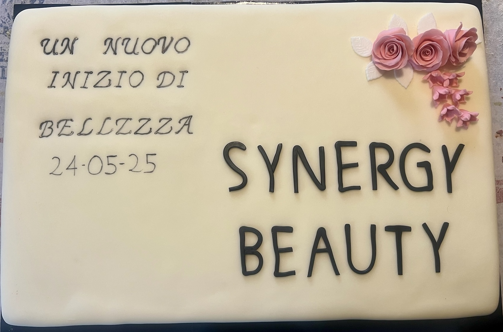 Torta Apertura Synergy Beauty Rose Rosa