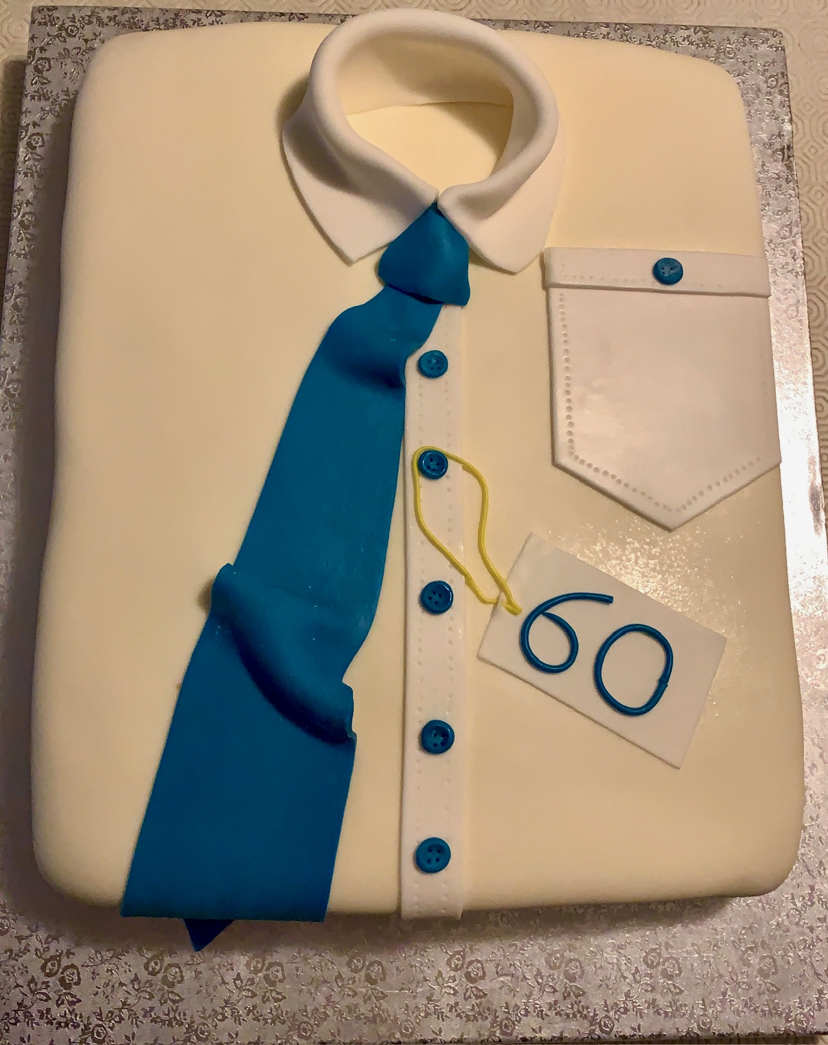Torta Camicia Cravatta Azzurra 60 Anni