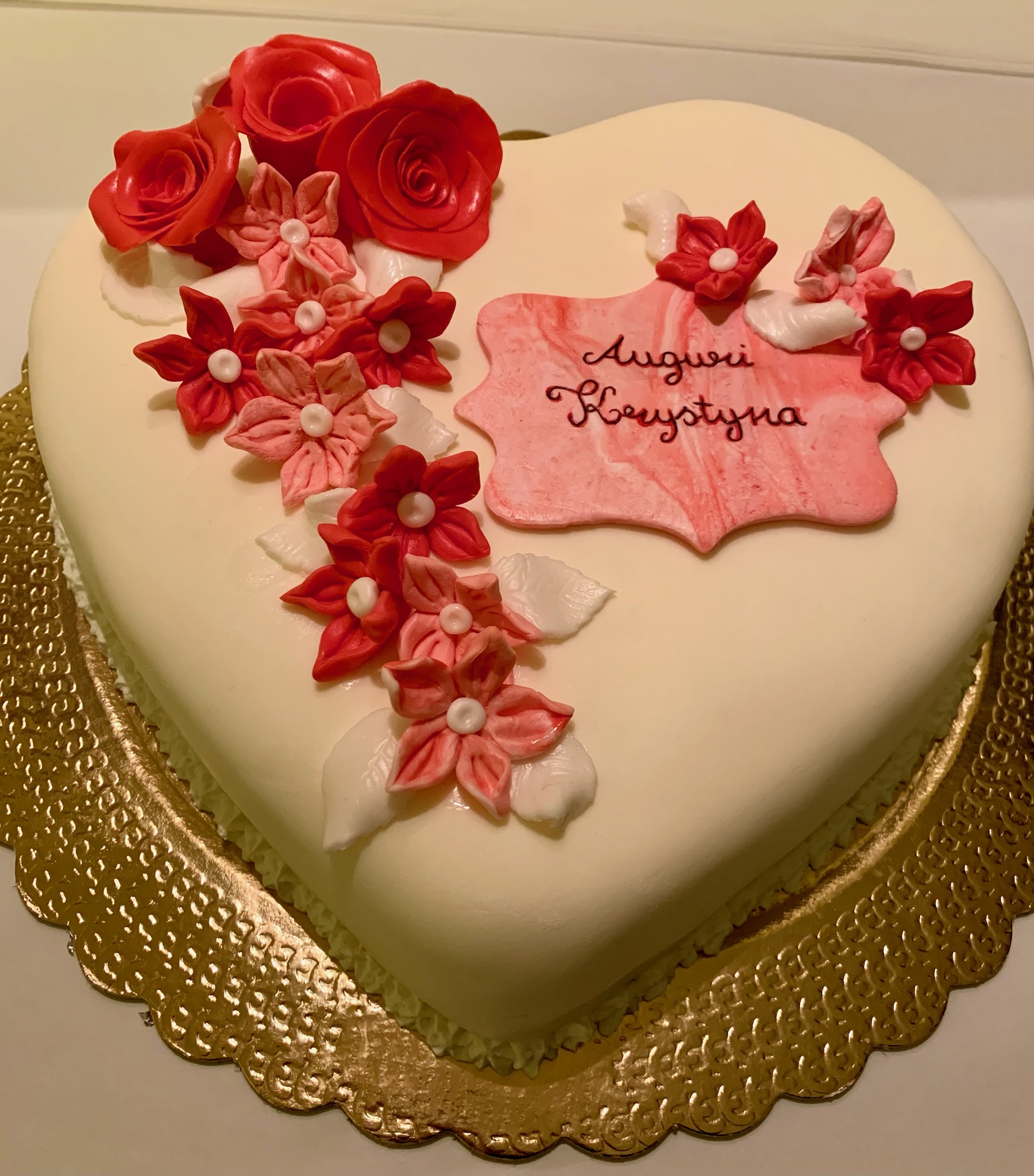 Torta Cuore Bianca Fiori Rossi Krystyna