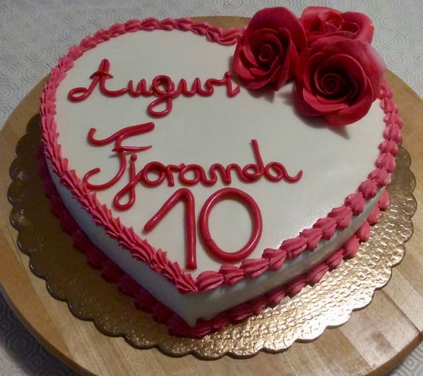 Torta Cuore Bianca Rossa Rose Auguri Fjoranda 70