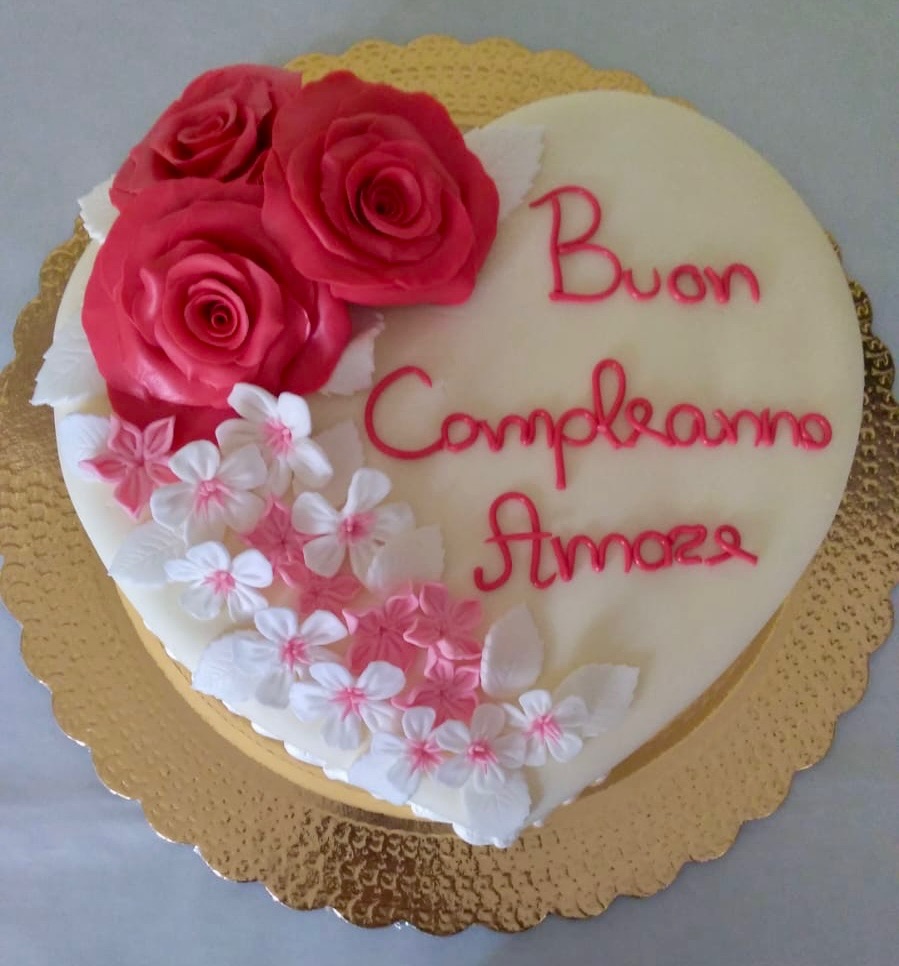 Torta Cuore Rose Rosse Buon Compleanno Amore