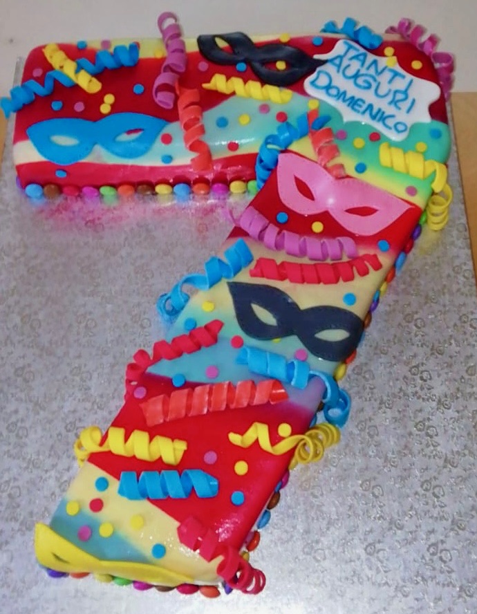 Torta Numero 7 Carnevale Maschere Colorato