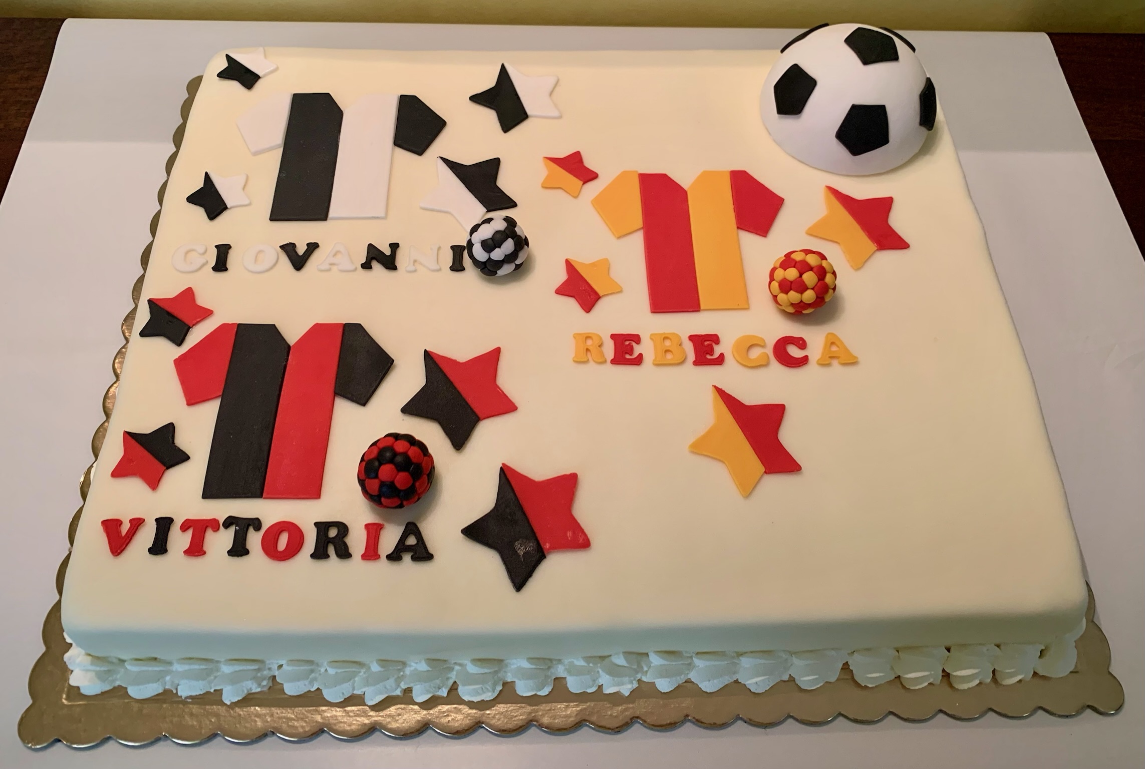 Torta Quadrata Bianca Calcio Maglie Stelle Giovanni Vittoria