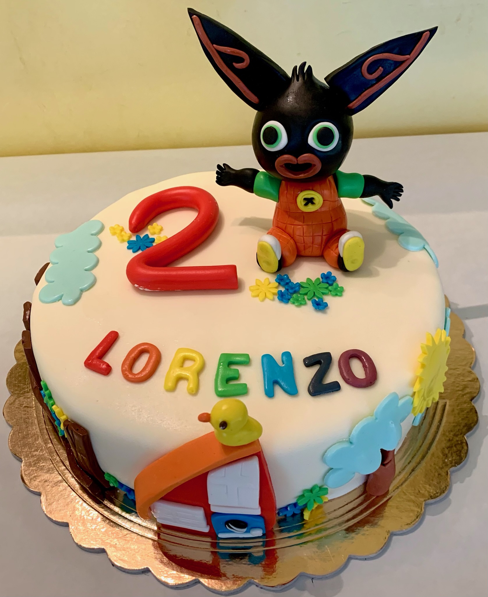 Torta Rotonda Bianca Bing Bunny Lorenzo 2anni