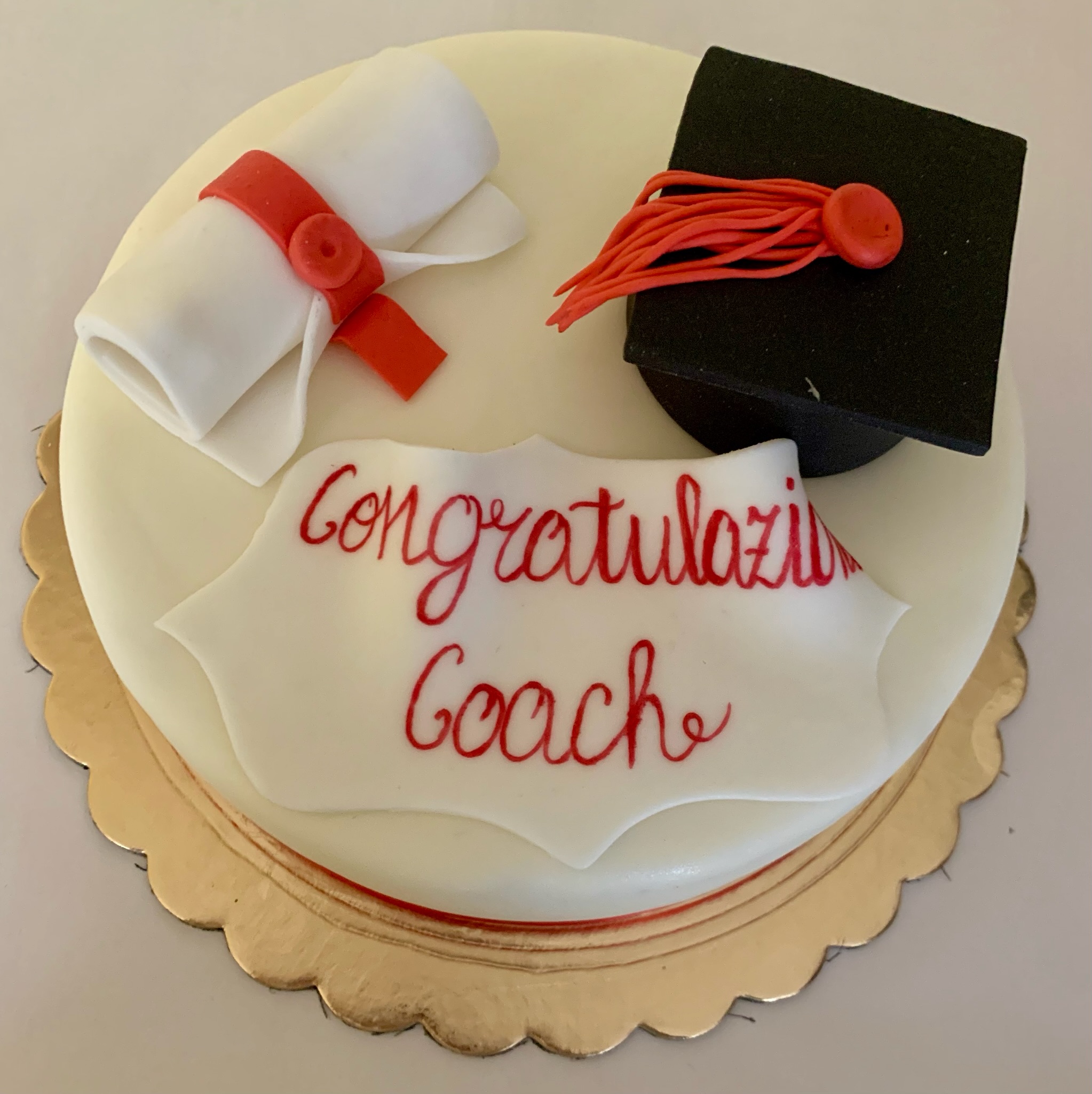 Torta Rotonda Bianca Laurea Tocco Diploma Congratulazioni