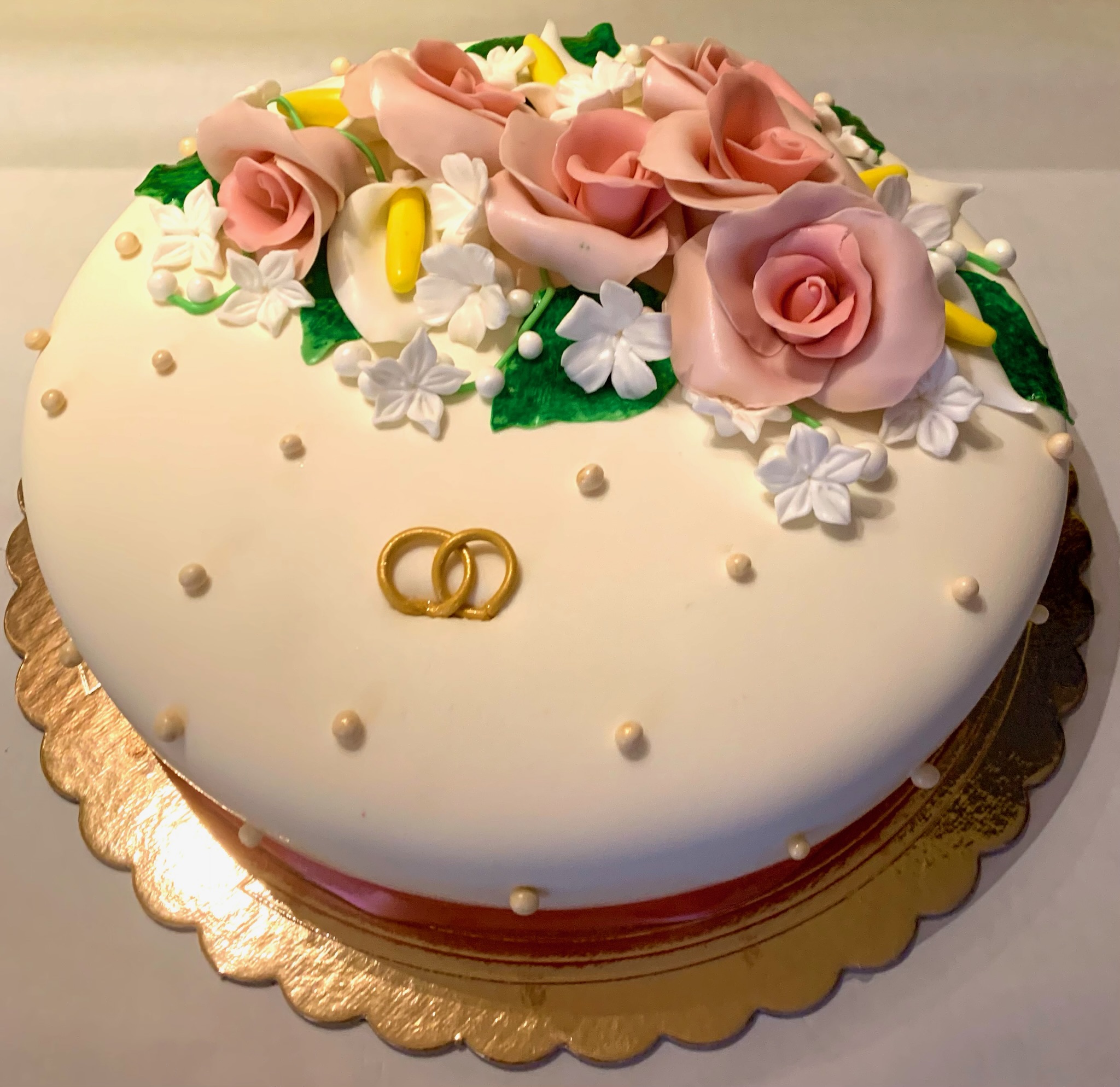 Torta Rotonda Bianca Rose Rosa Nozze Fedi Oro
