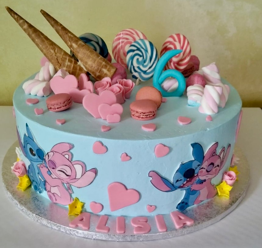 Torta Rotonda Celeste Rosa Stitch Angel Caramelle Alisia 6