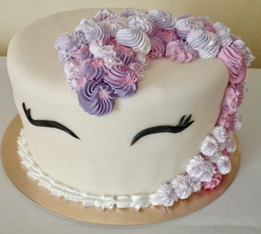 Torta Rotonda Unicorno Bianco Lilla Rosa Ciglia