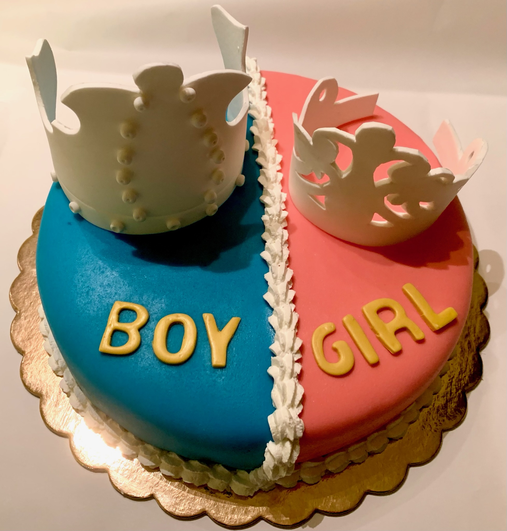 Torta Rotonda Azzurra Rosa Gender Reveal Boy Girl Corone