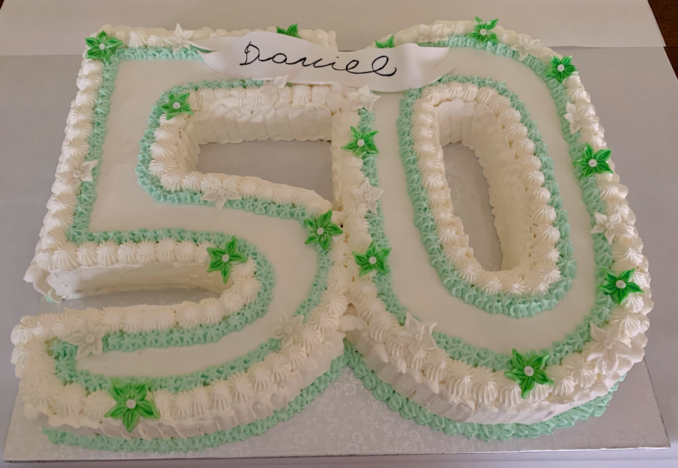 Torta Numero 50 Bianca Verde Fiori Daniel