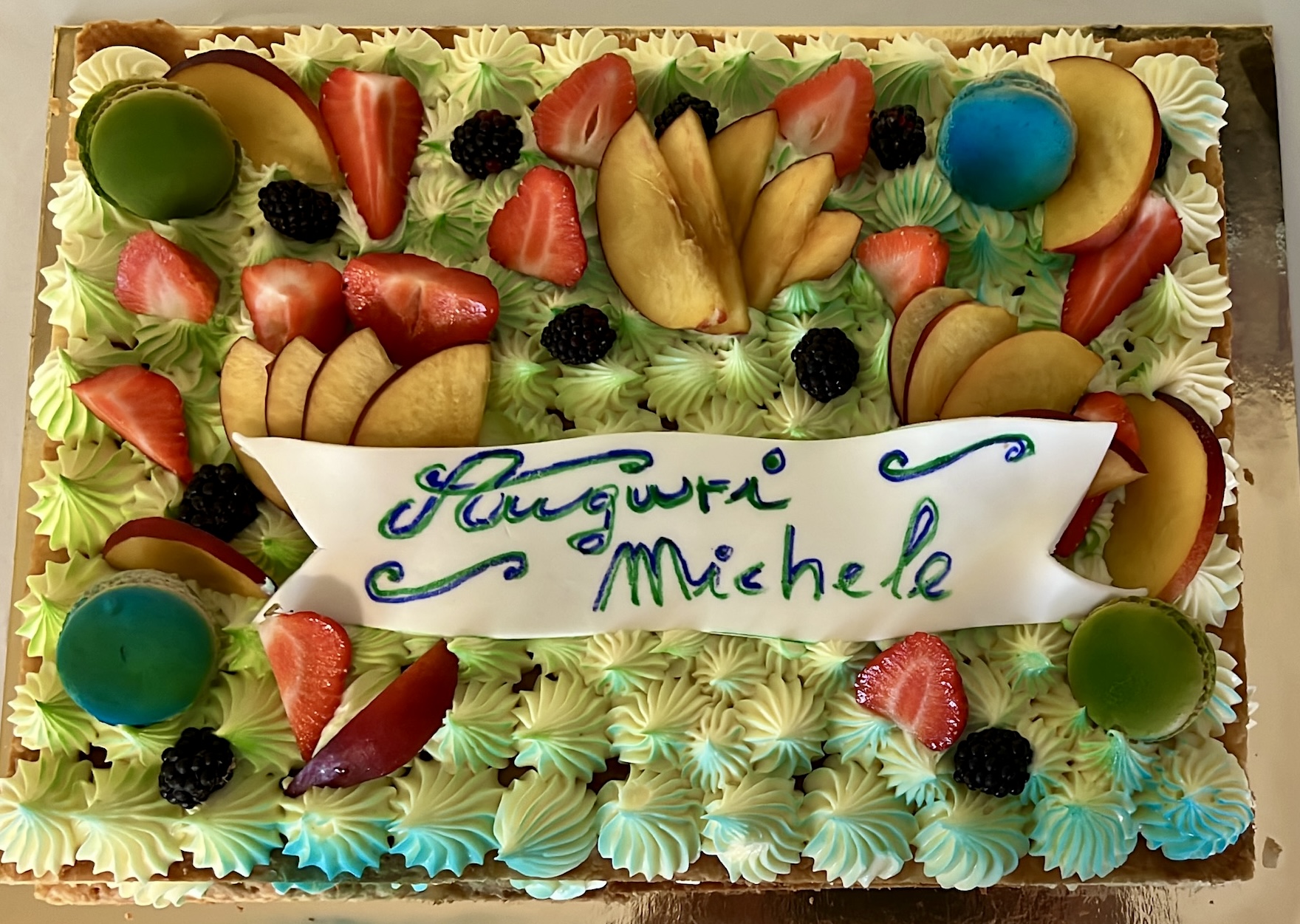 Torta Rettangolare Bianca Verde Frutta Auguri Michele